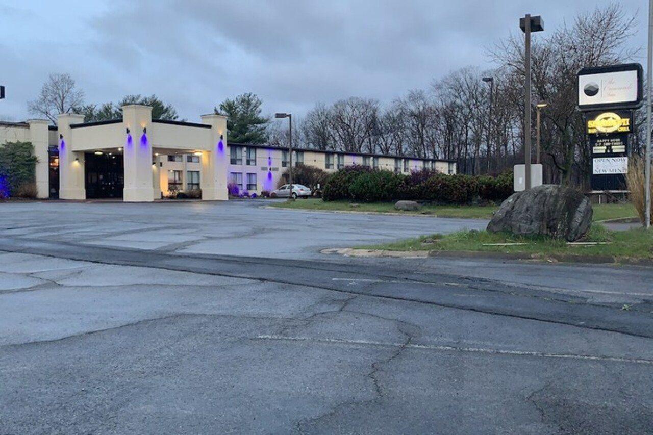 Howard Johnson By Wyndham Bartonsville/Poconos Area Exterior photo