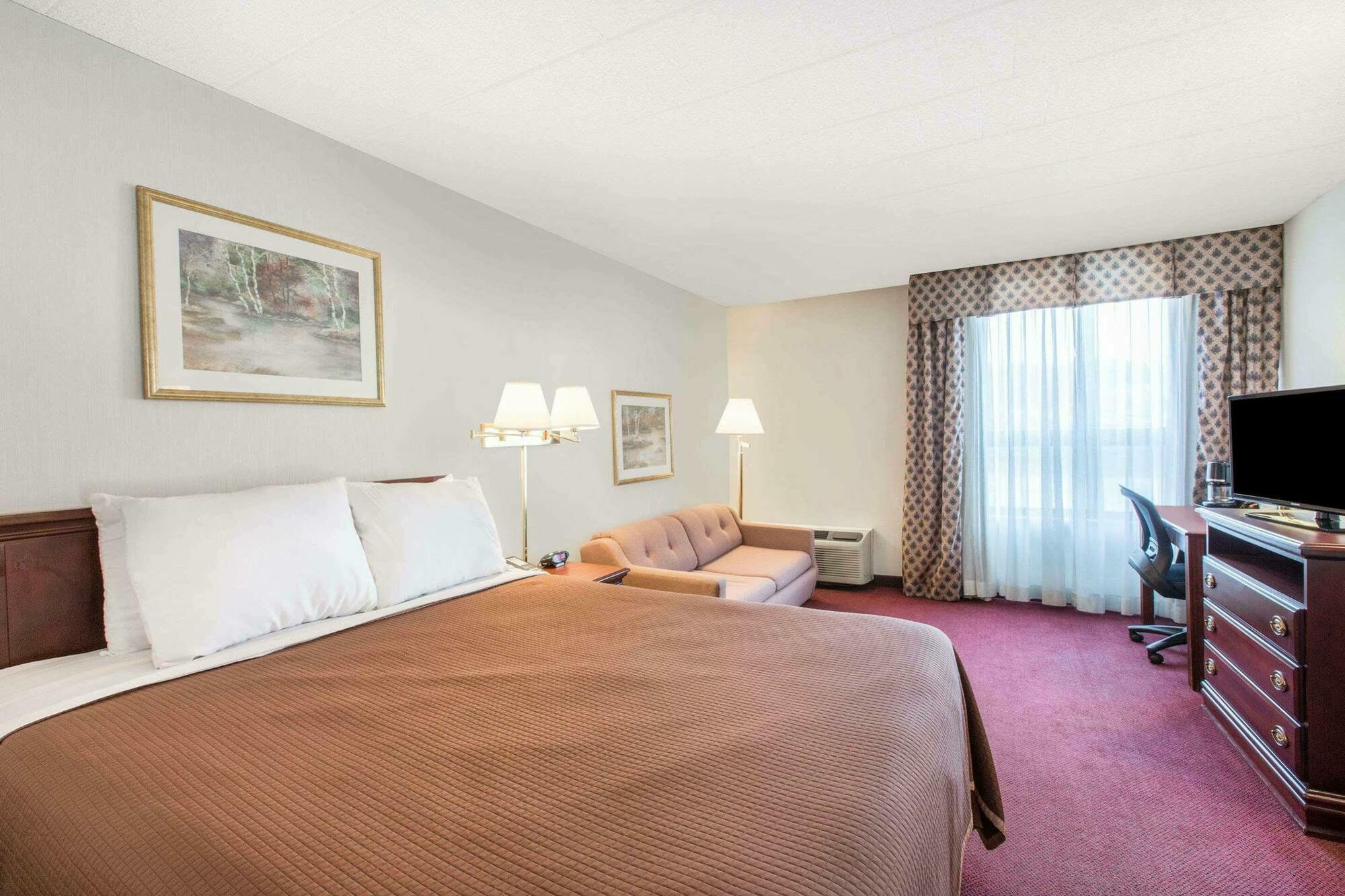Howard Johnson By Wyndham Bartonsville/Poconos Area Exterior photo